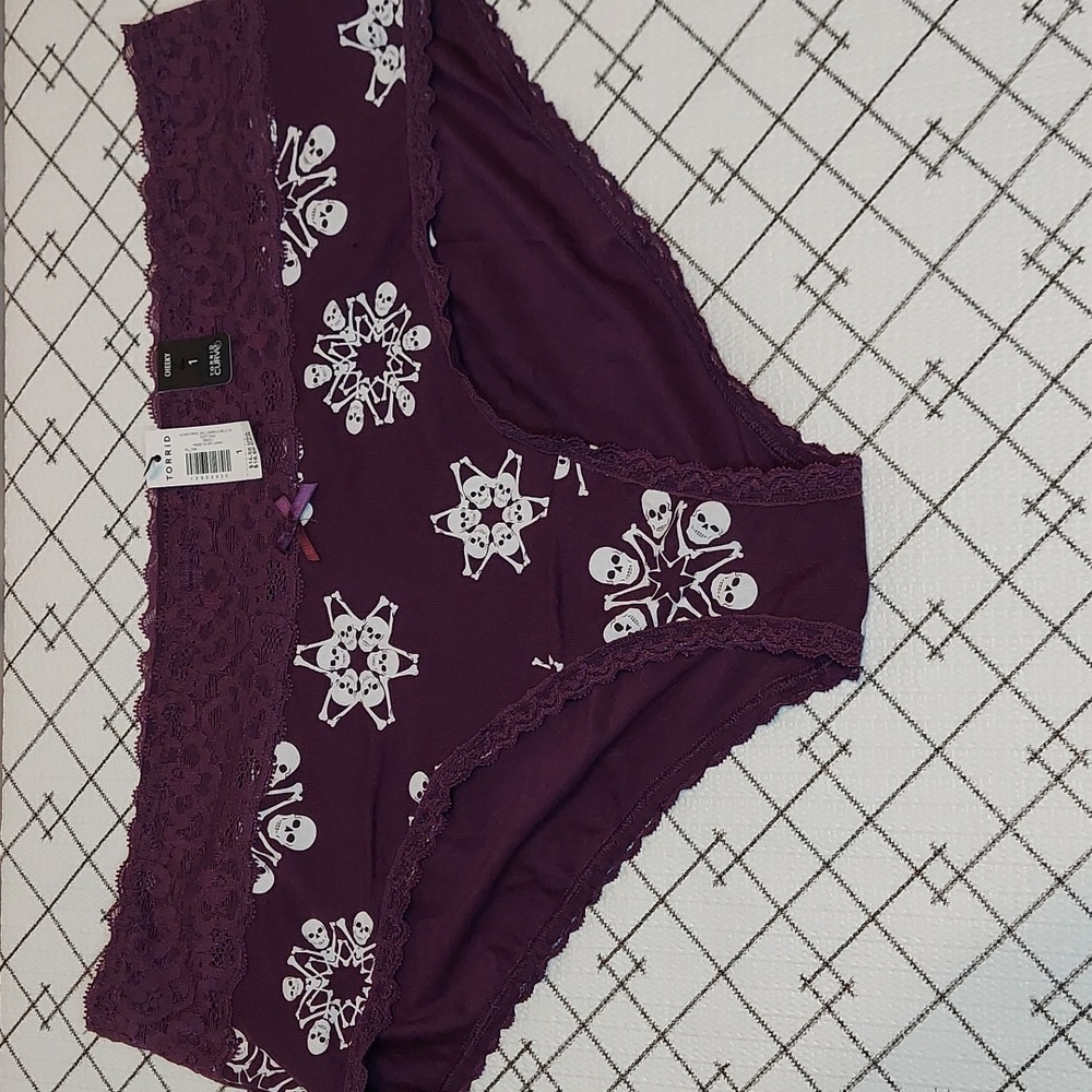 Torrid Purple Skull Snowflake Cheekie Panties
